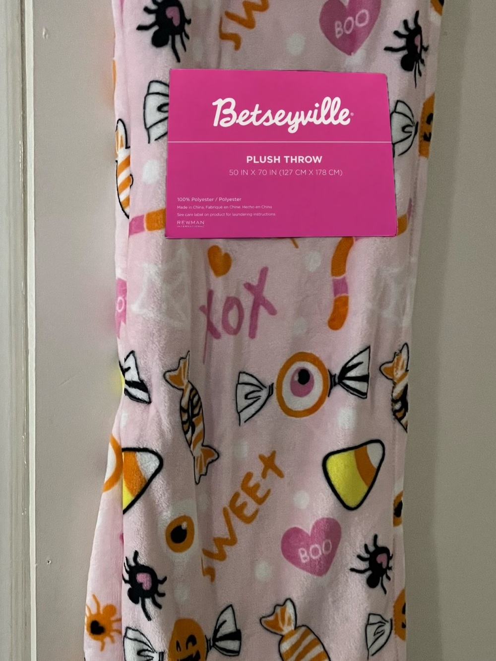 Betseyville Halloween Pink Candy Plush Throw Blanket